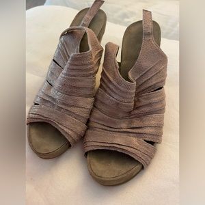 AEROSOLES PLUSH ON YOU Wedges Slingback Metallic Ruched Taupe Beige Shoes sz 7.5